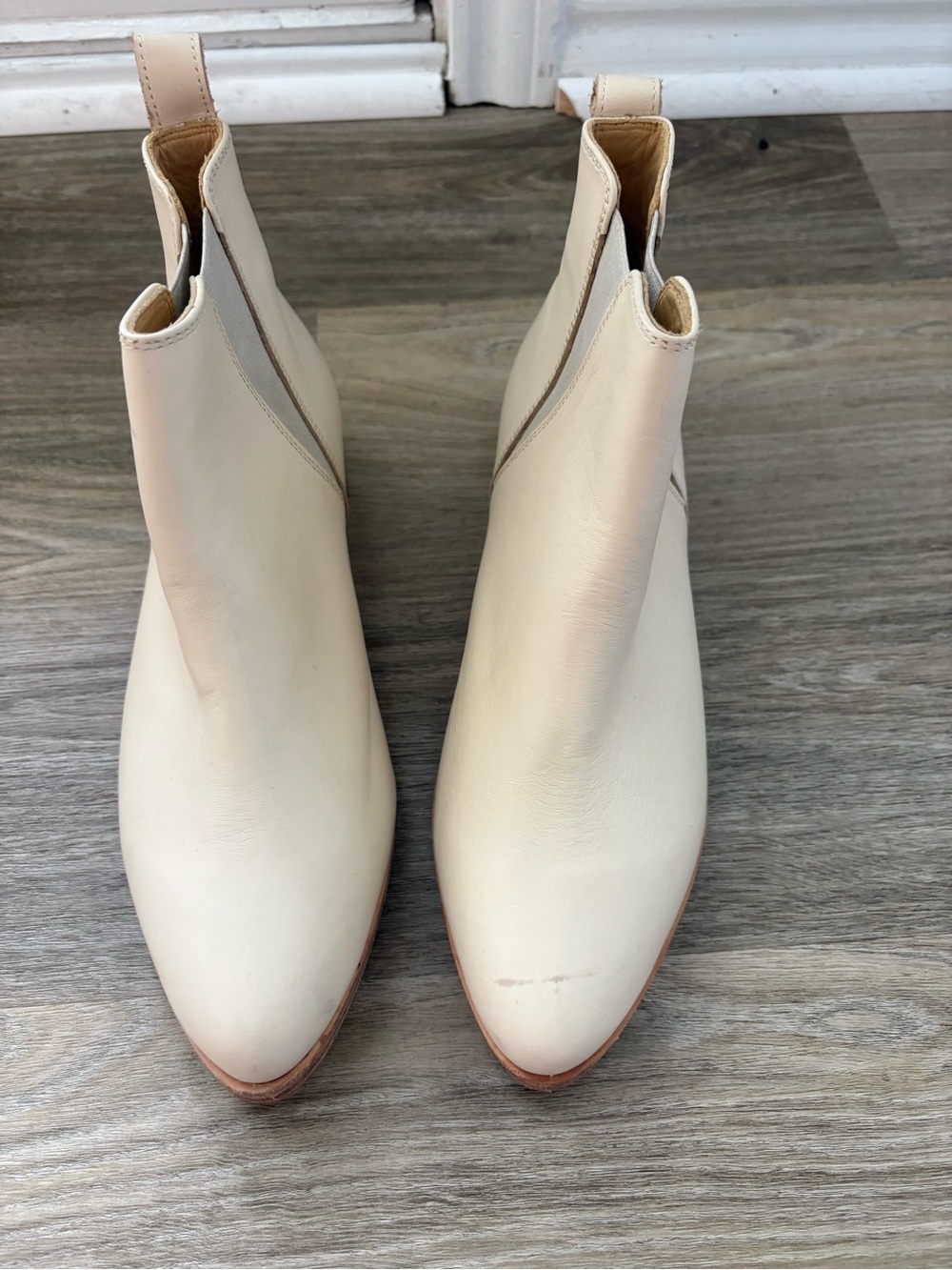 Nisolo Everyday Chelsea Boots in the discontinued Bone color Size 8 - Picture 4 of 9